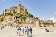 Tu viện Le Mont-Saint-Michel: Di sản văn hóa thế giới giữa lòng biển khơi