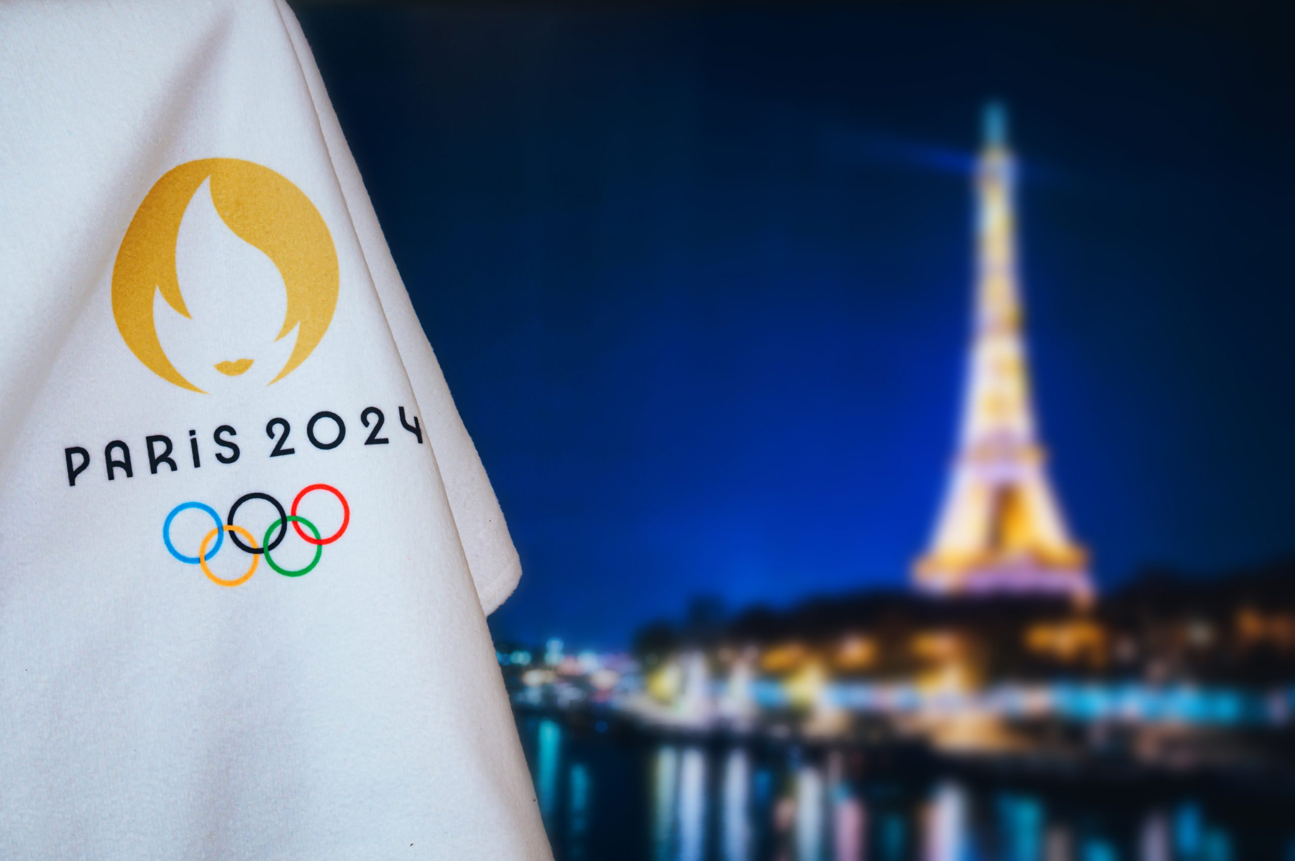 Eiffel Tower night Olympic6
