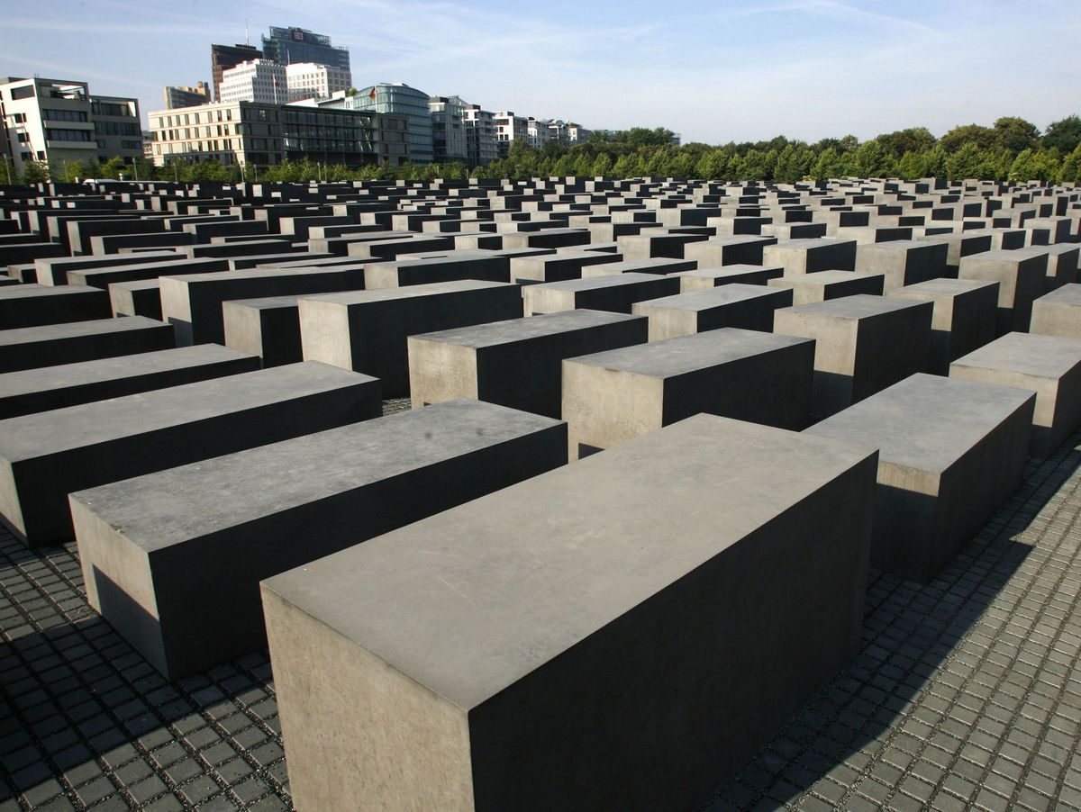 Holocaust2