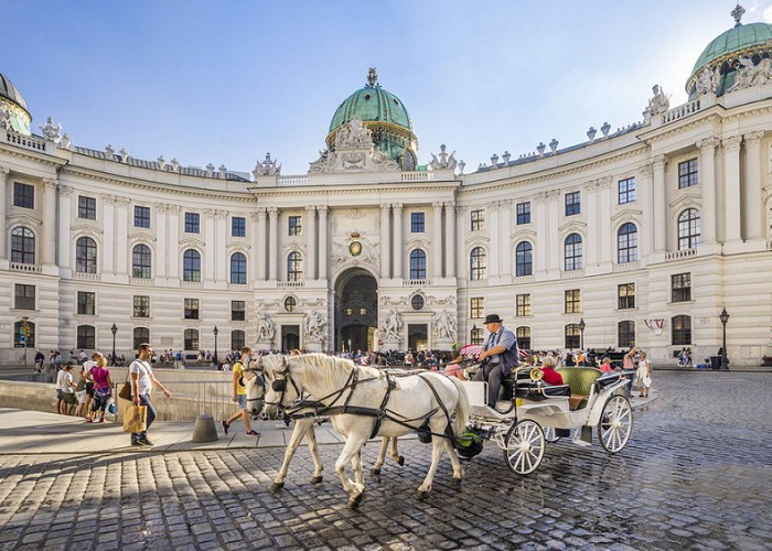 Cung Điện Hoàng Gia Hofburg BN