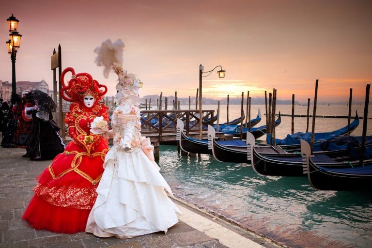 Tham dự Lễ hội Carnival Venice – Đeo mặt nạ là phải đúng cách!
