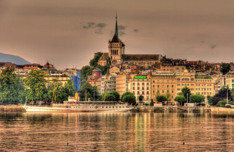 Geneva tĩnh lặng: Dạo quanh các nhà thờ cổ kính và linh thiêng