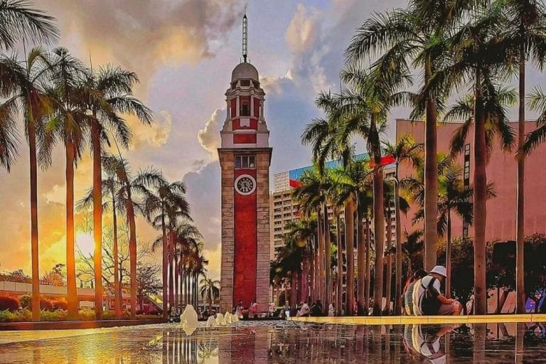 Vẻ đẹp cổ kính của Tháp Đồng Hồ – chứng nhân trầm mặc của Hồng Kông