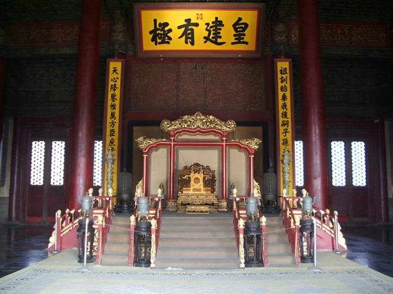 Giải mã sự trùng khớp kỳ lạ quanh ngai vàng trong Tử Cấm Thành, Trung Quốc