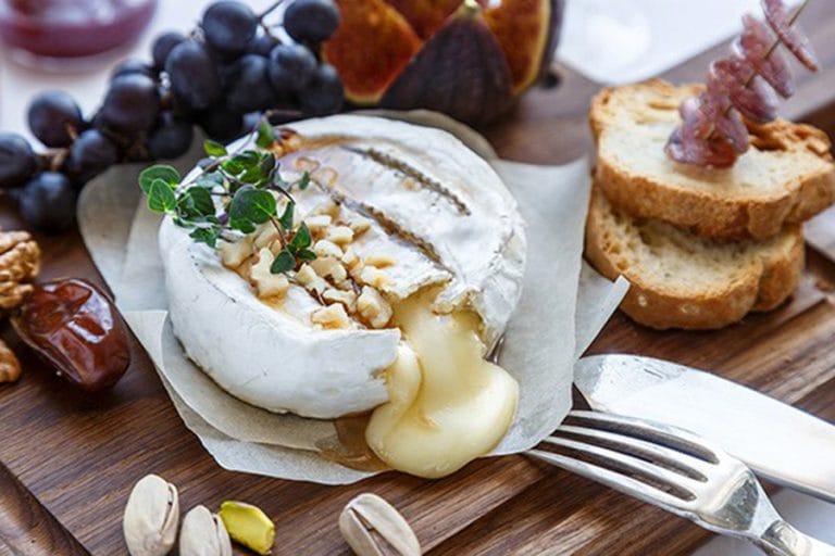 Người Pháp và niềm đam mê với những loại phô mai “nặng mùi”