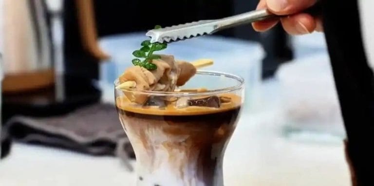 Uống thử một lần, nhớ mãi: Cafe vị lòng heo đang “gây bão” cho giới trẻ Trung Quốc