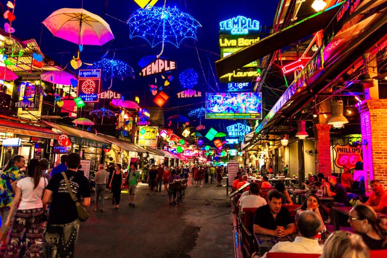 Tận hưởng những đêm sôi động tại các quán bar nổi tiếng ở Siem Reap, Campuchia